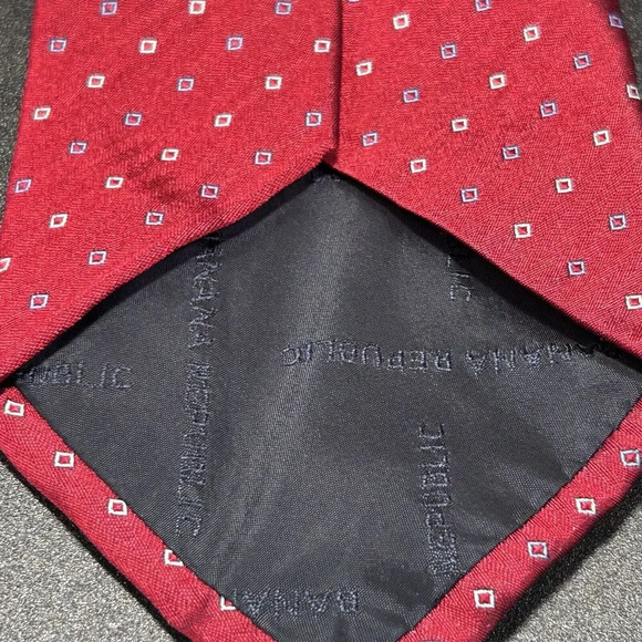 Banana Republic Tie Men's 58" Red 100% Silk 3.5" Wide Made in Italy - Picture 4 of 6